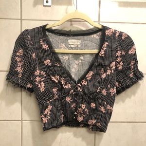 Cropped Button Top